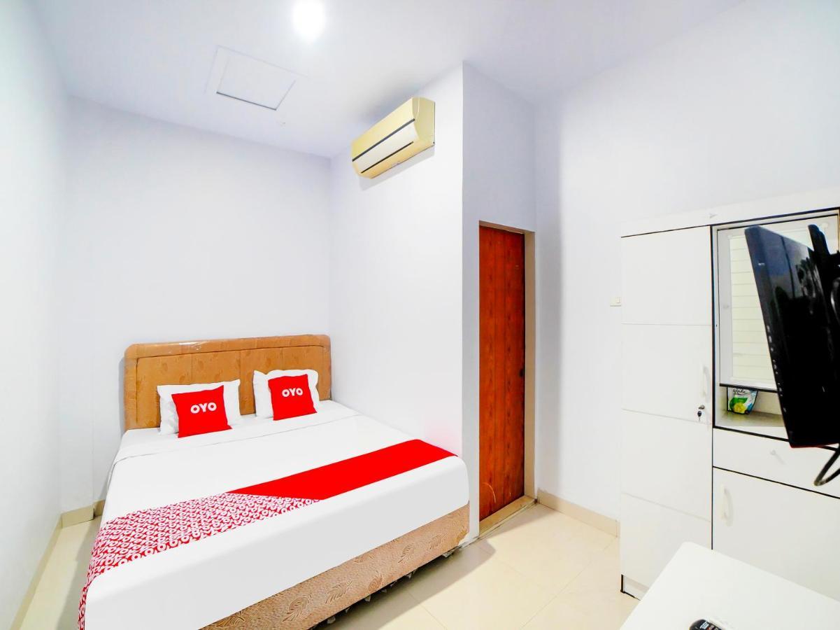 Oyo 91283 Sg Premium Guest House Medan Luaran gambar